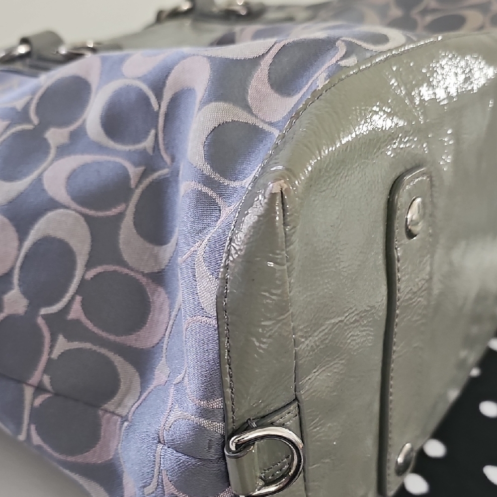 Coach Gray and Cream Tote Bag - Picture 5 of 11